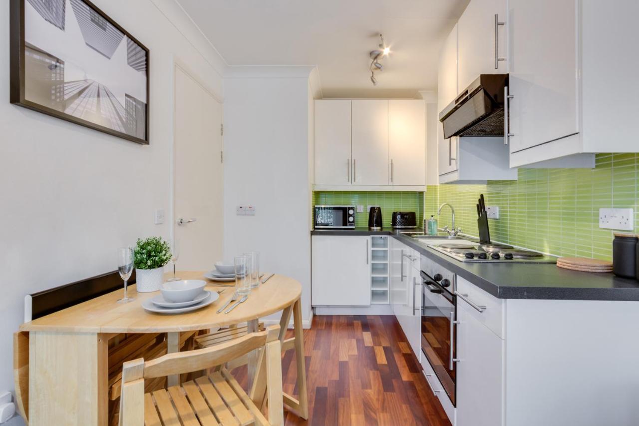 Cosy 1 Bed - Canary Wharf, Limehouse Apartment *